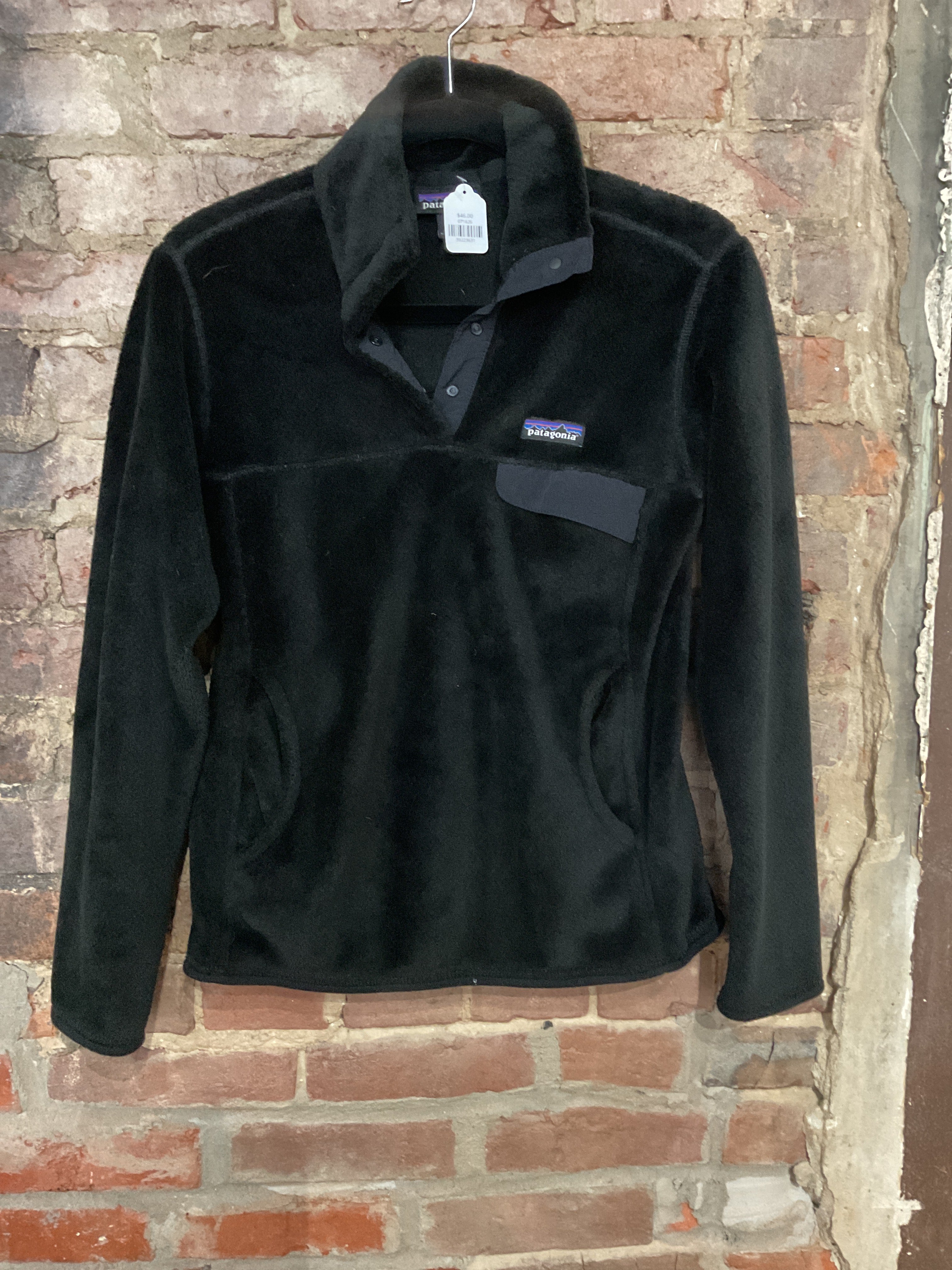 Black Fleece Patagonia Pullover Small