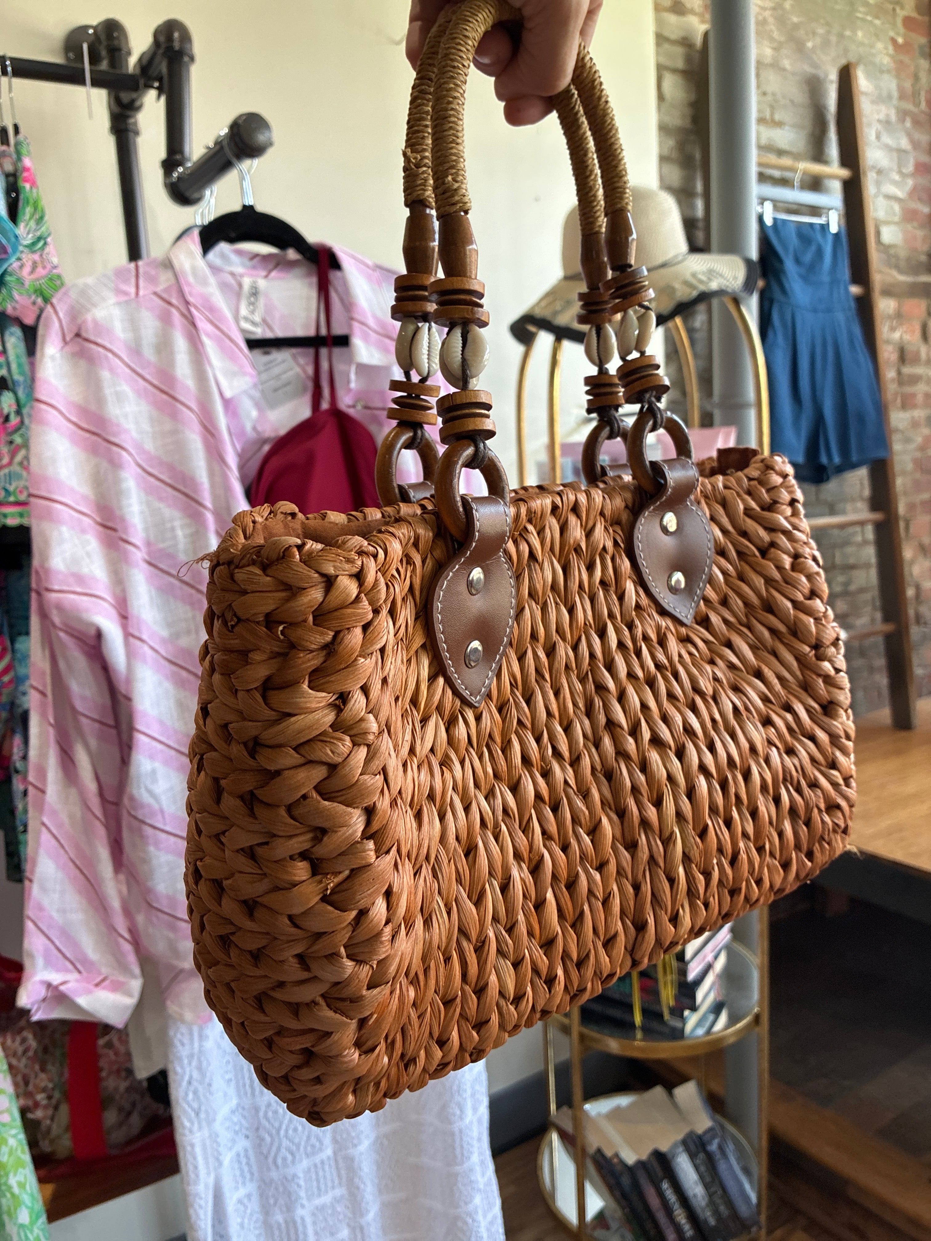 Seashell Handle Woven Bag