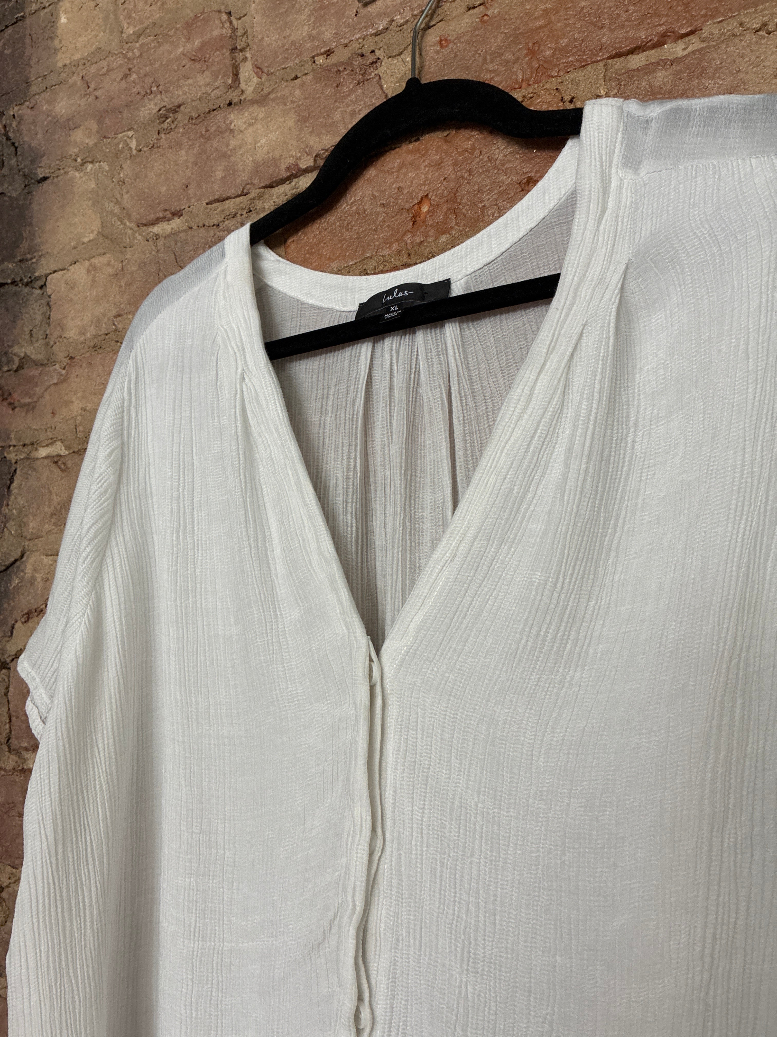 Lulus V-Neck SS Button Up