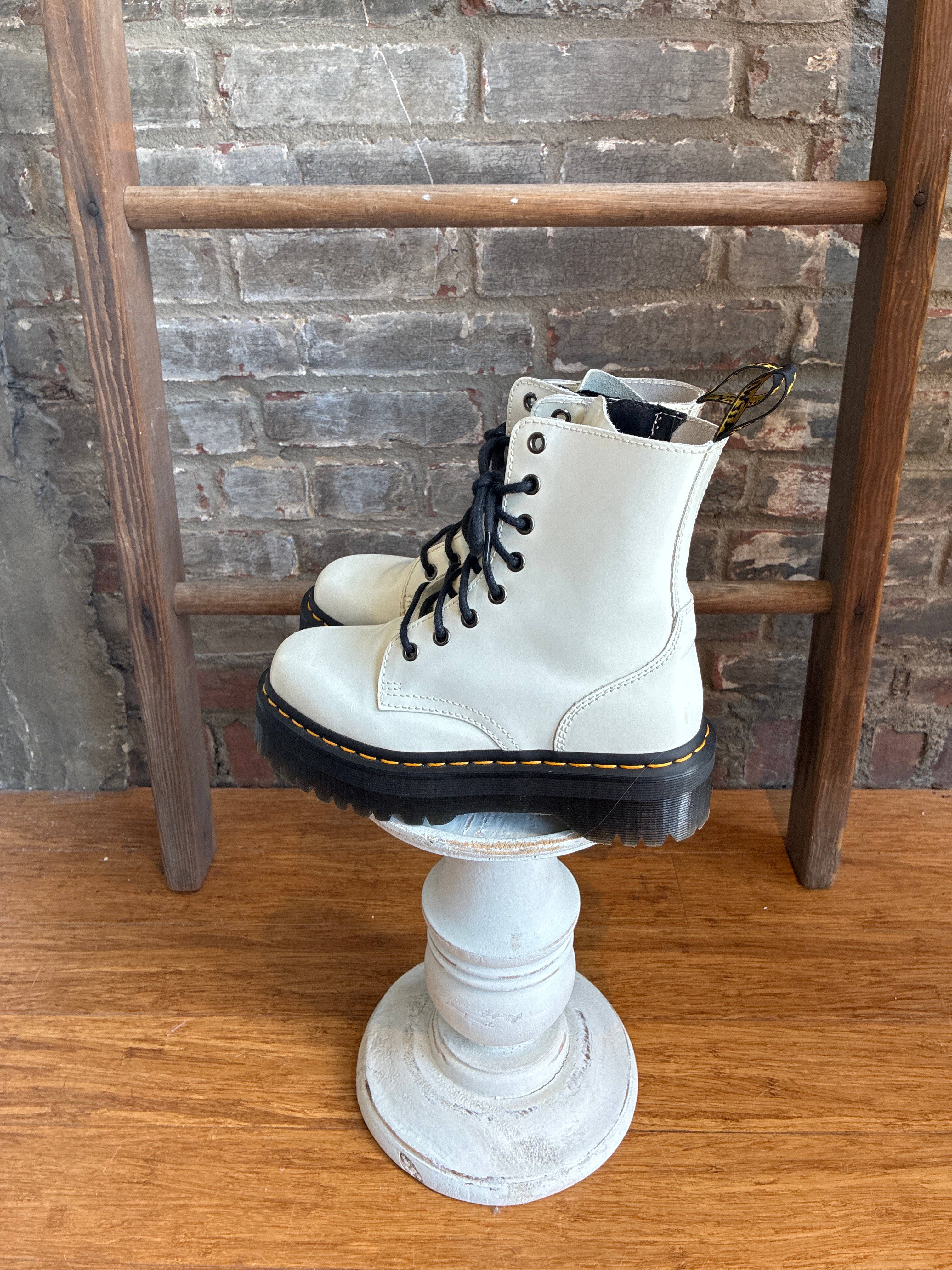 White Platform Jadon Dr. Martens 37/6