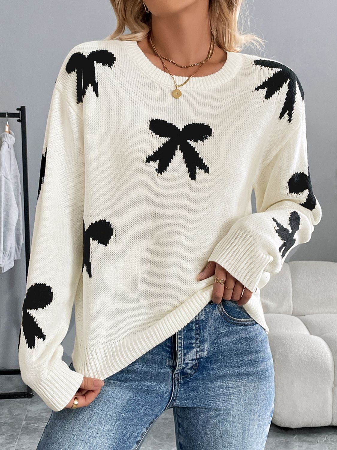 Perfect Bow Graphic Round Neck Long Sleeve Sweater