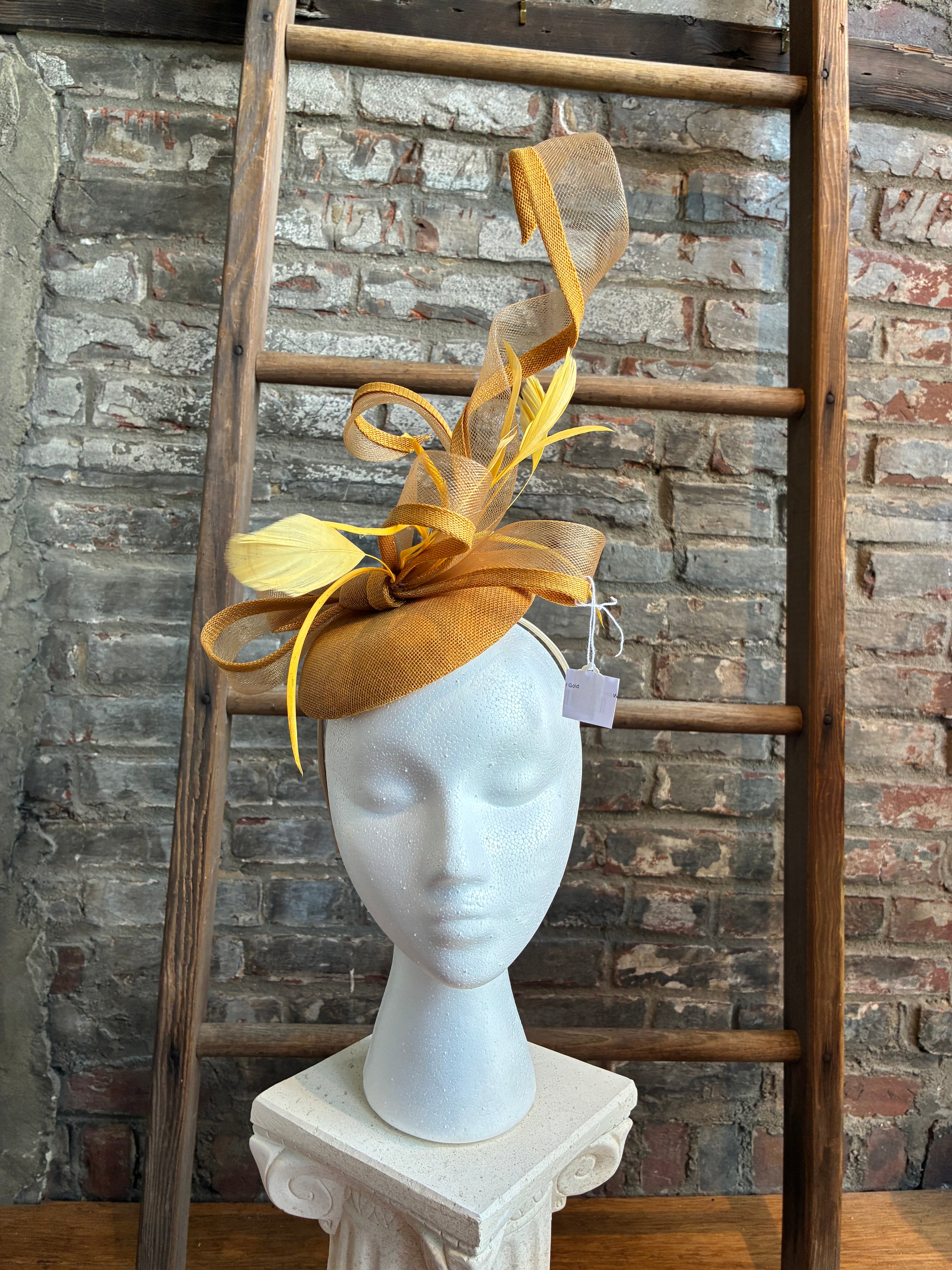 Whimsy Twist Fascinator