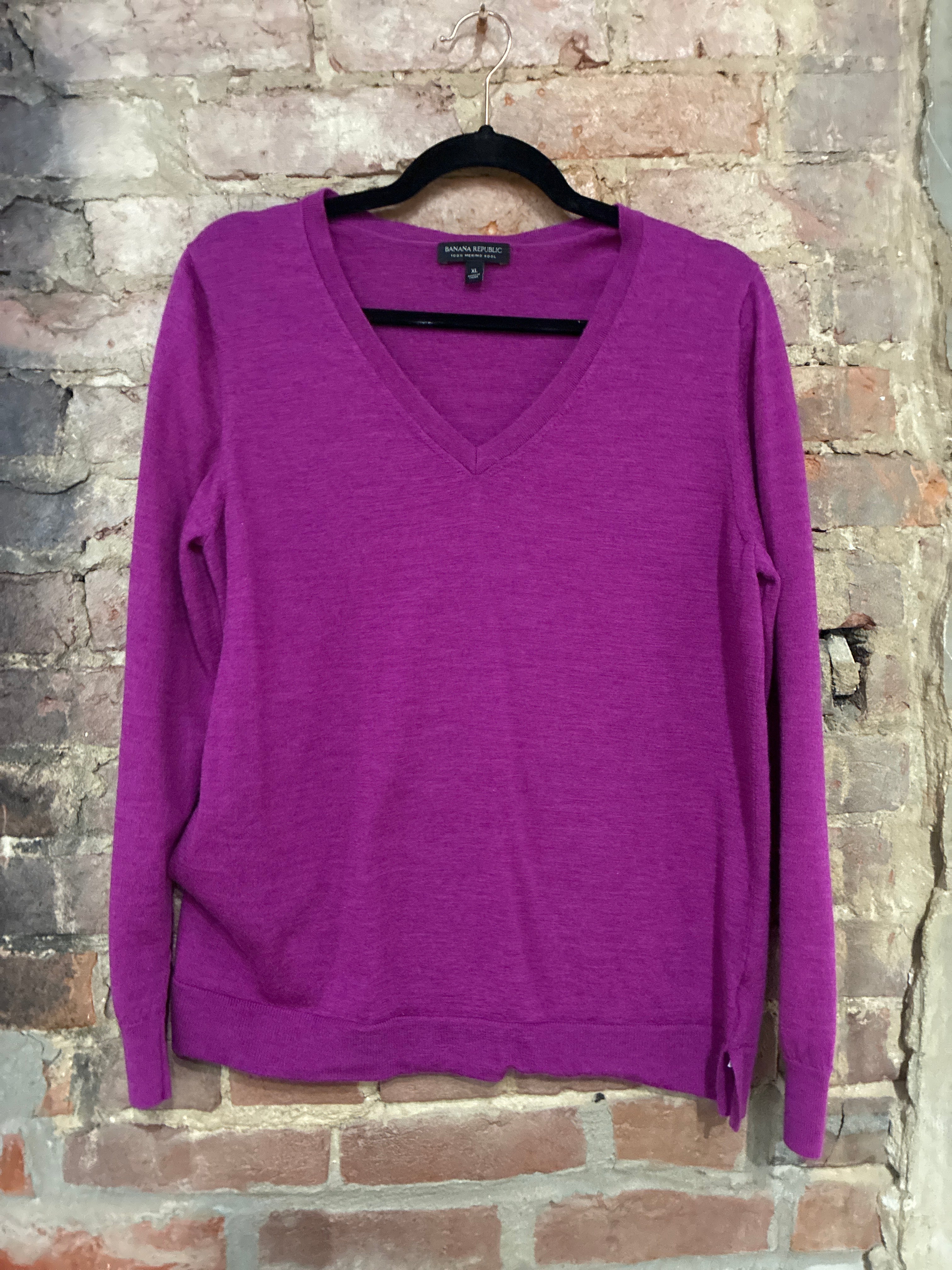 BR Magenta V Neck Sweater XL