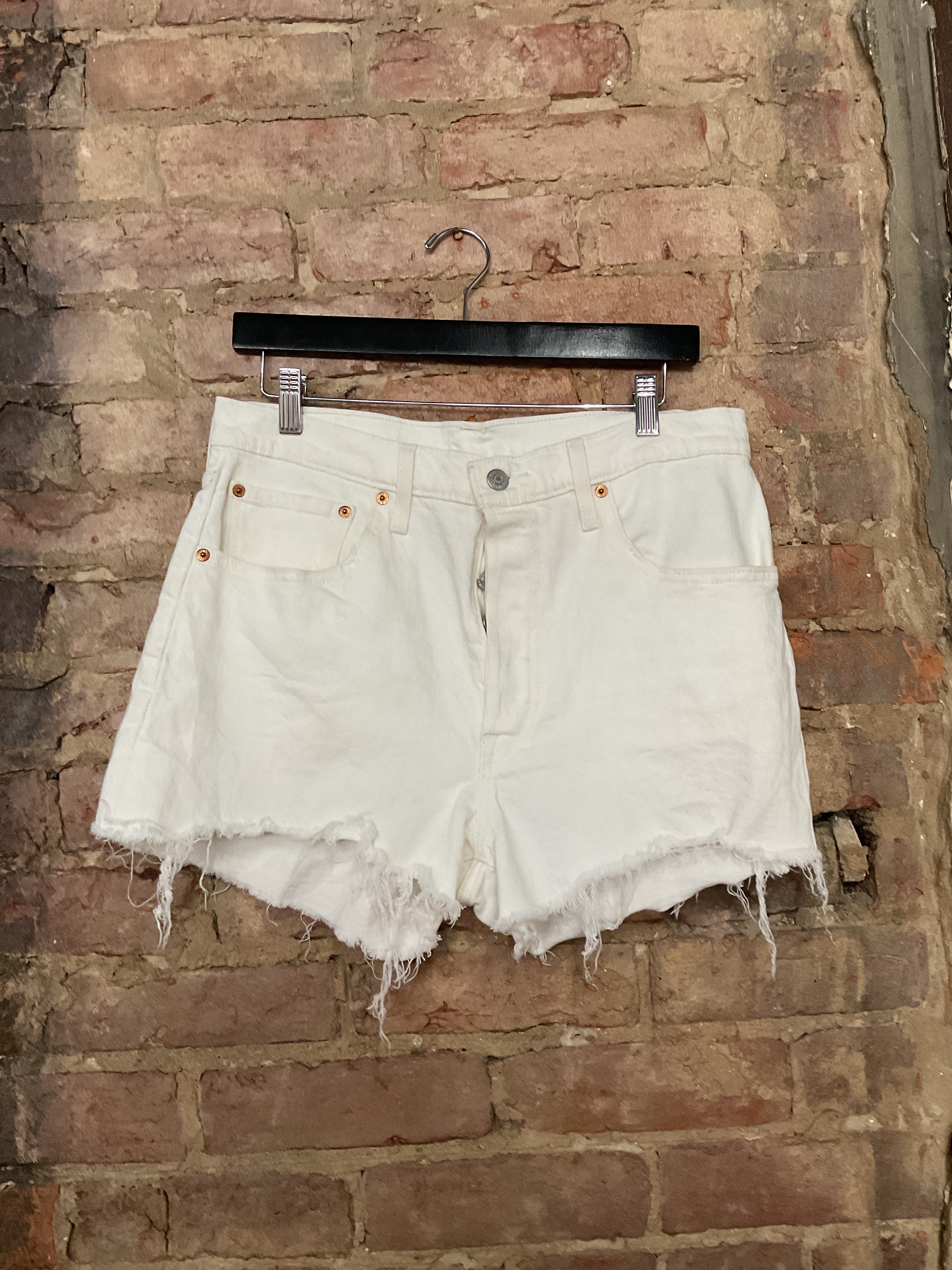 Levi White Jean Shorts 31