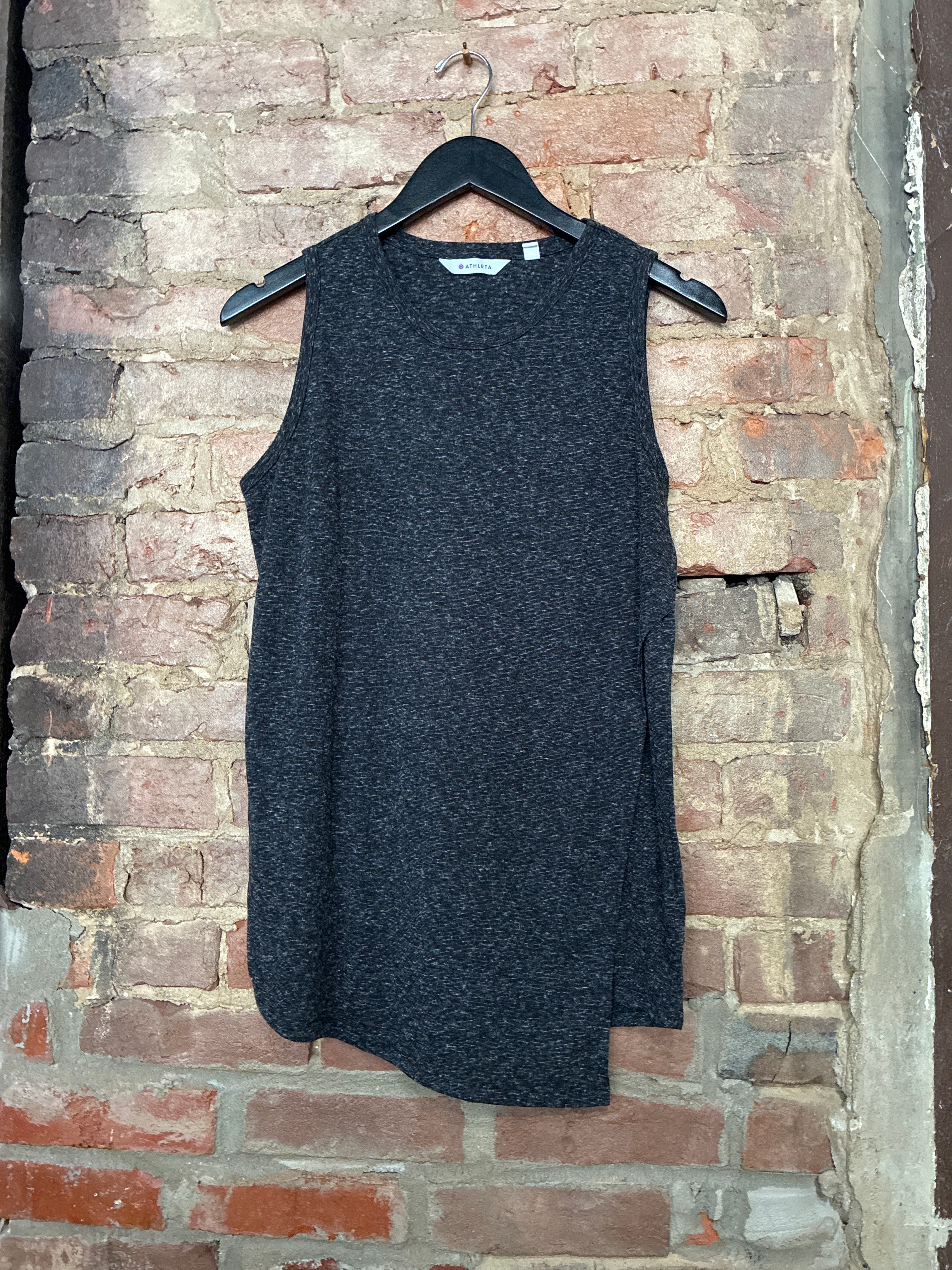 Athleta Gateway Tank in Charcoal Gray - S