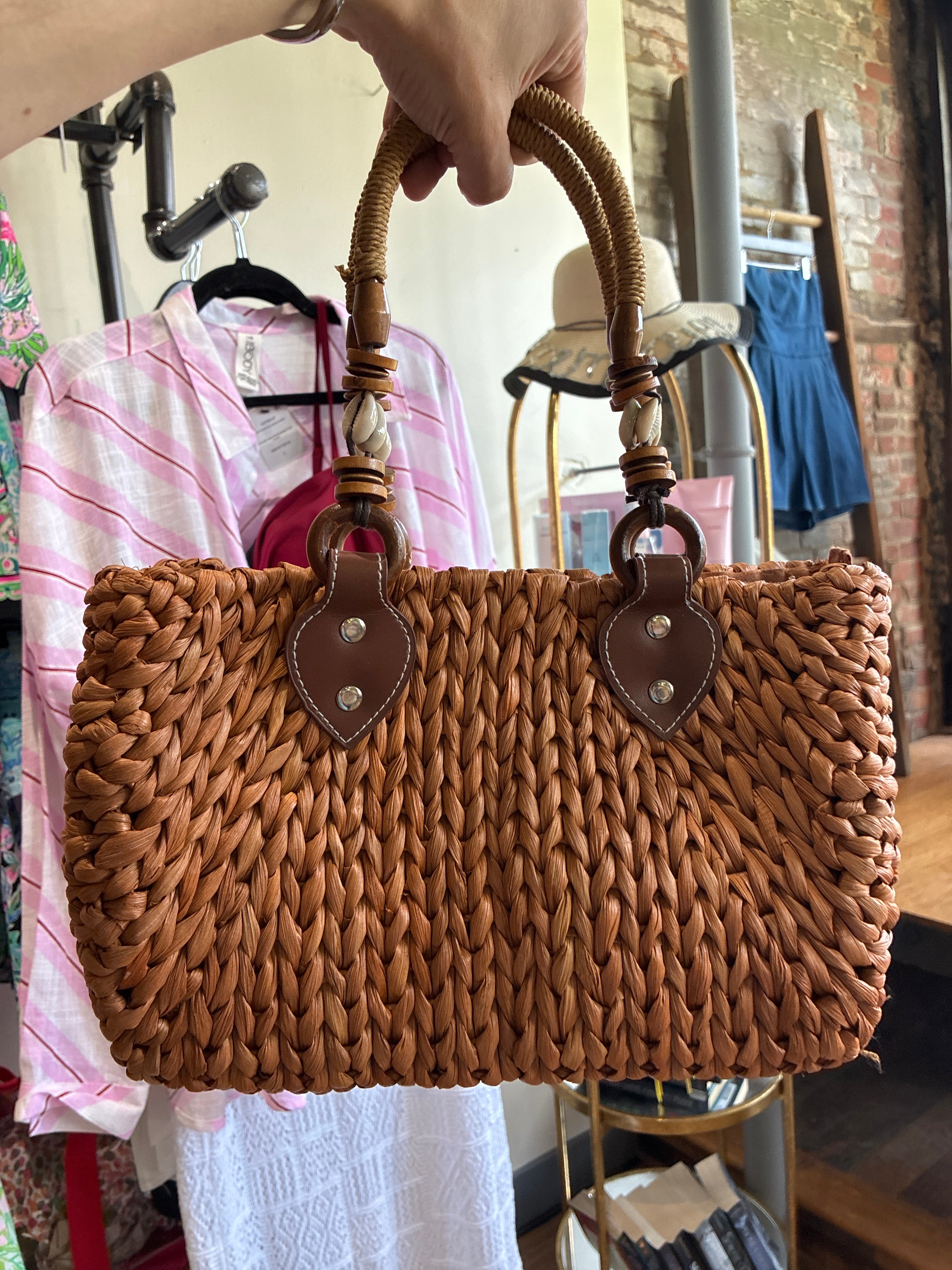 Seashell Handle Woven Bag