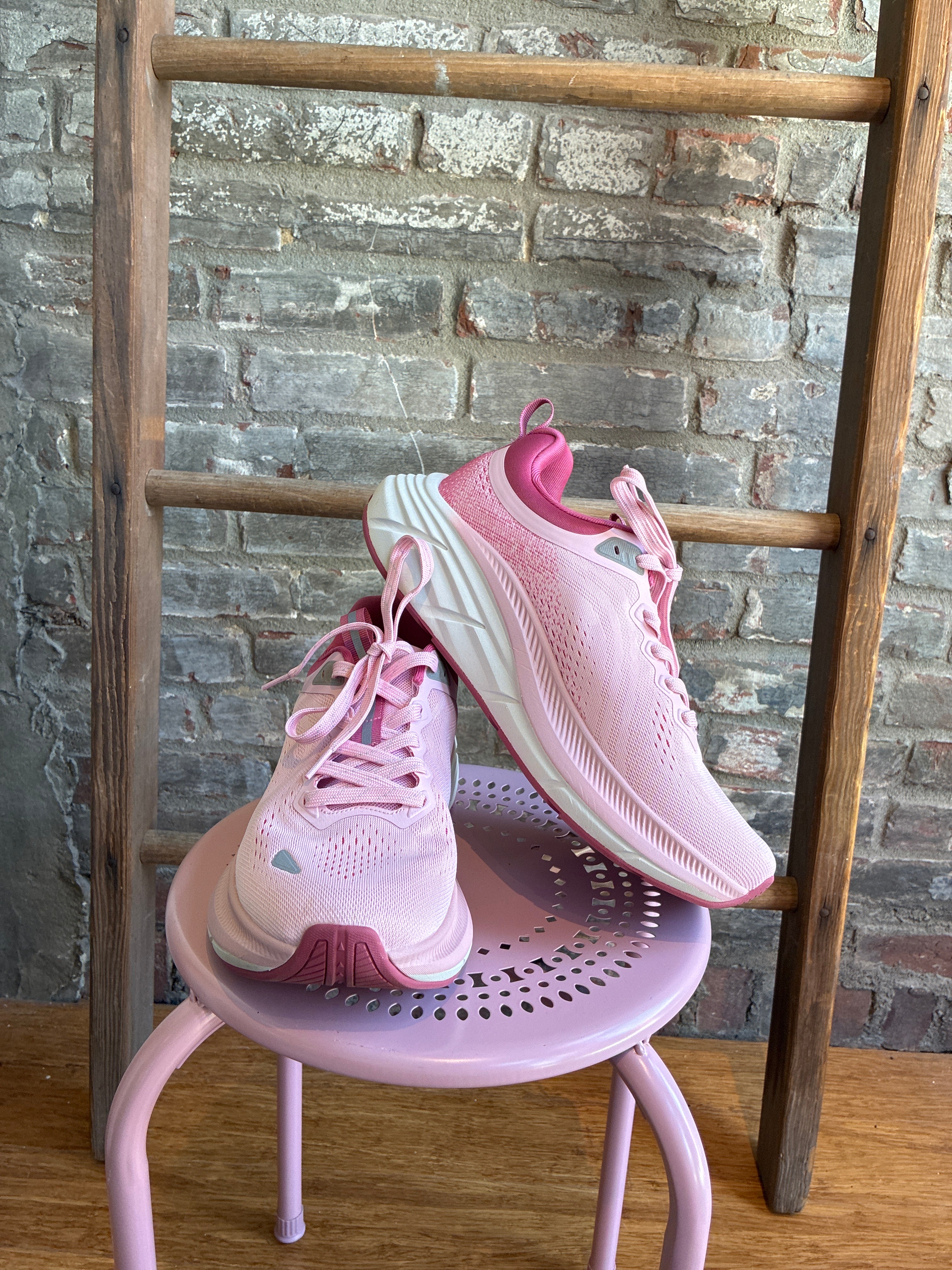 NORTIV 8 Pink Running Shoes 11