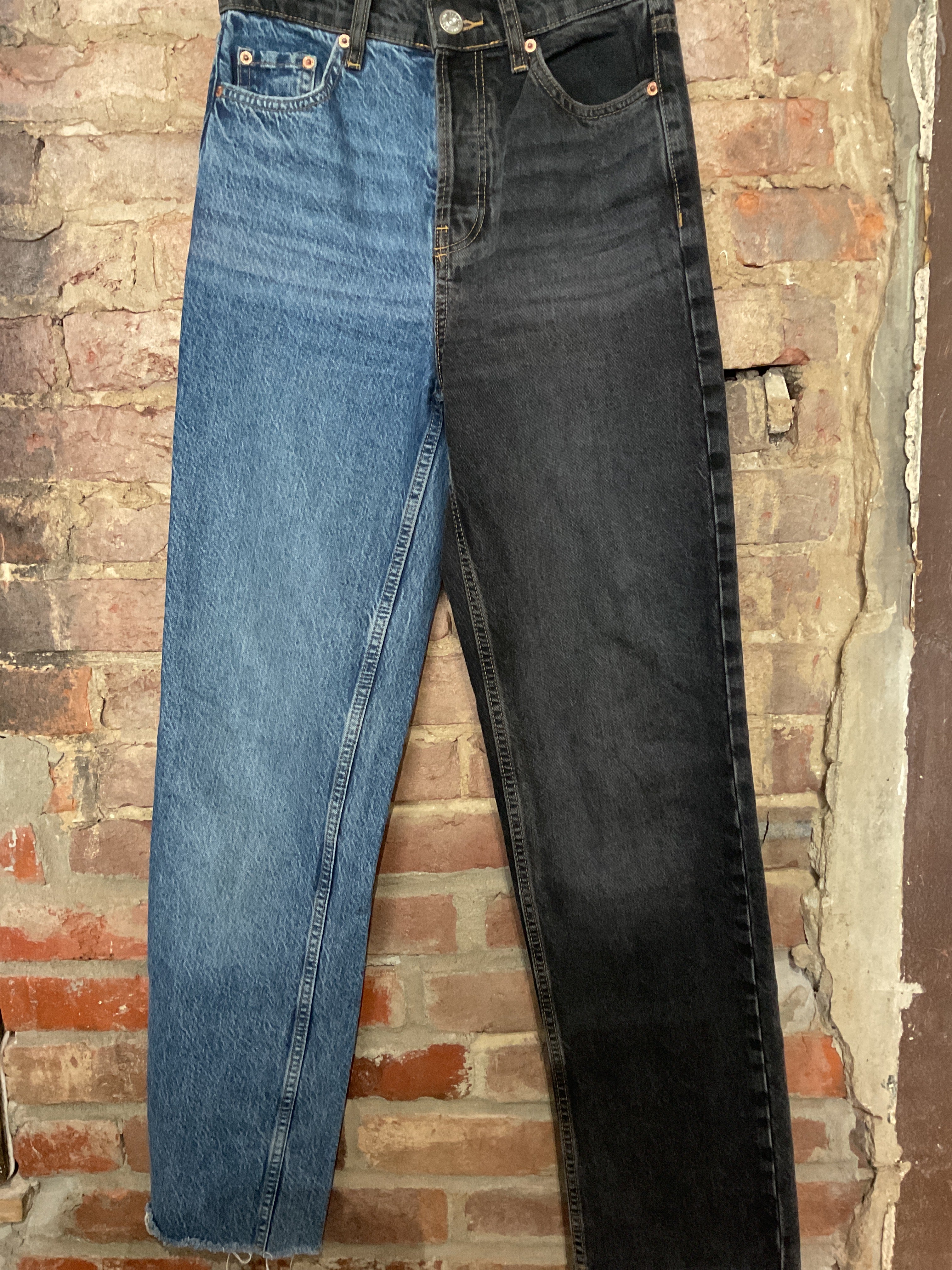 BDG Two Tone High Waisted Straight Jeans 25