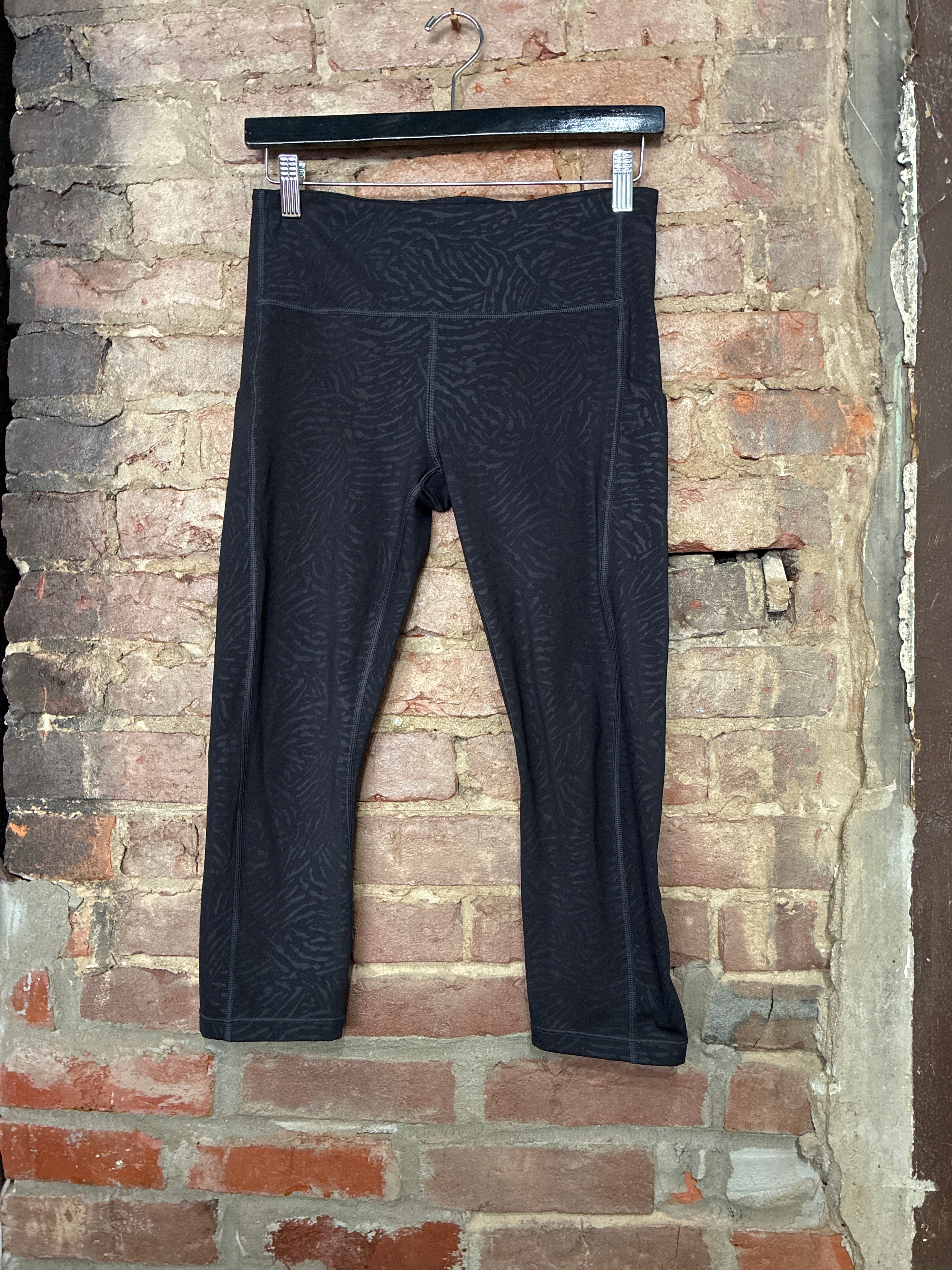 Athleta Black Capri - M