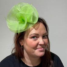 Load image into Gallery viewer, Minty Mesh Fascinator