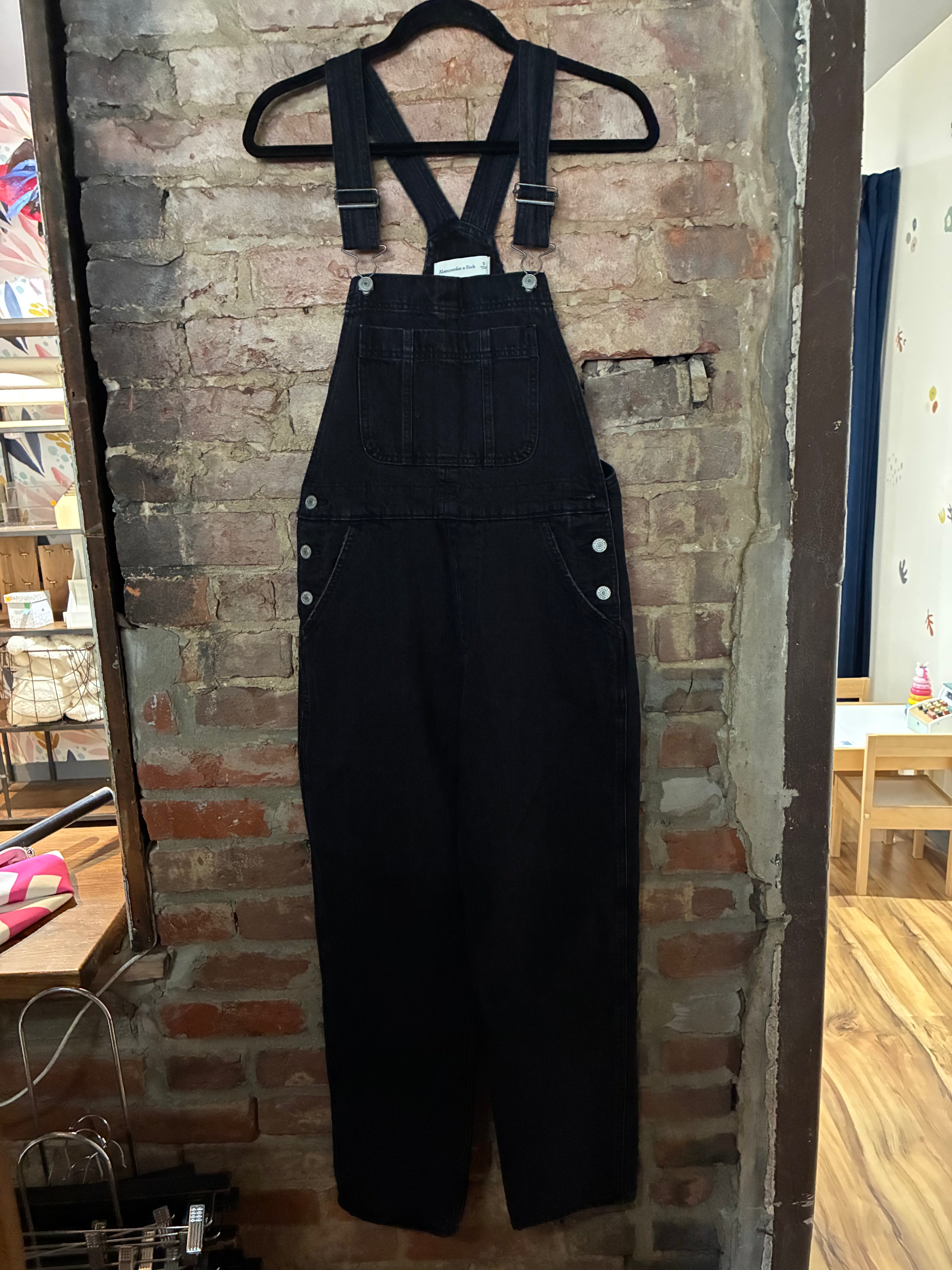 A&F Black High Rise Overalls S
