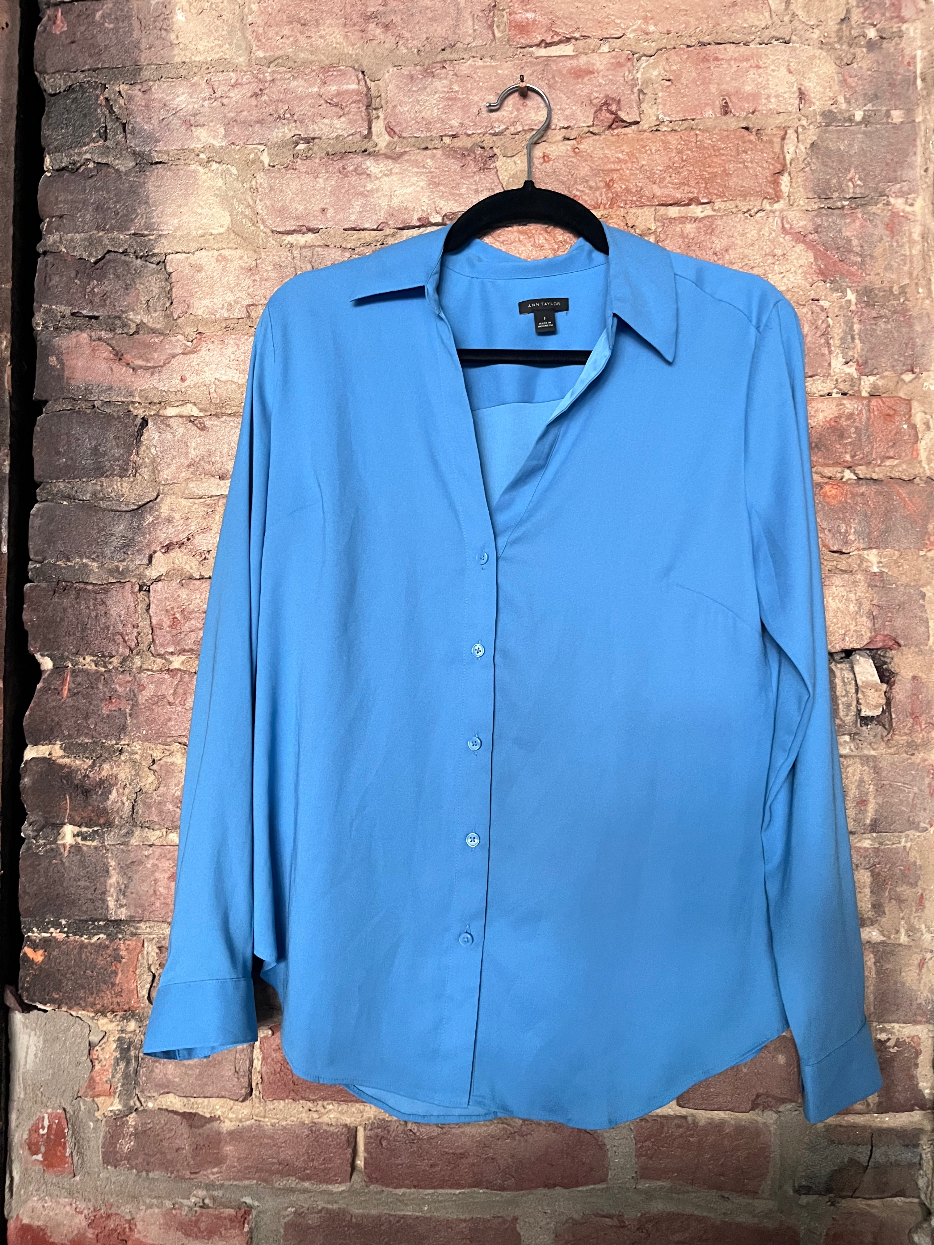 Ann Taylor Blue Button Up S