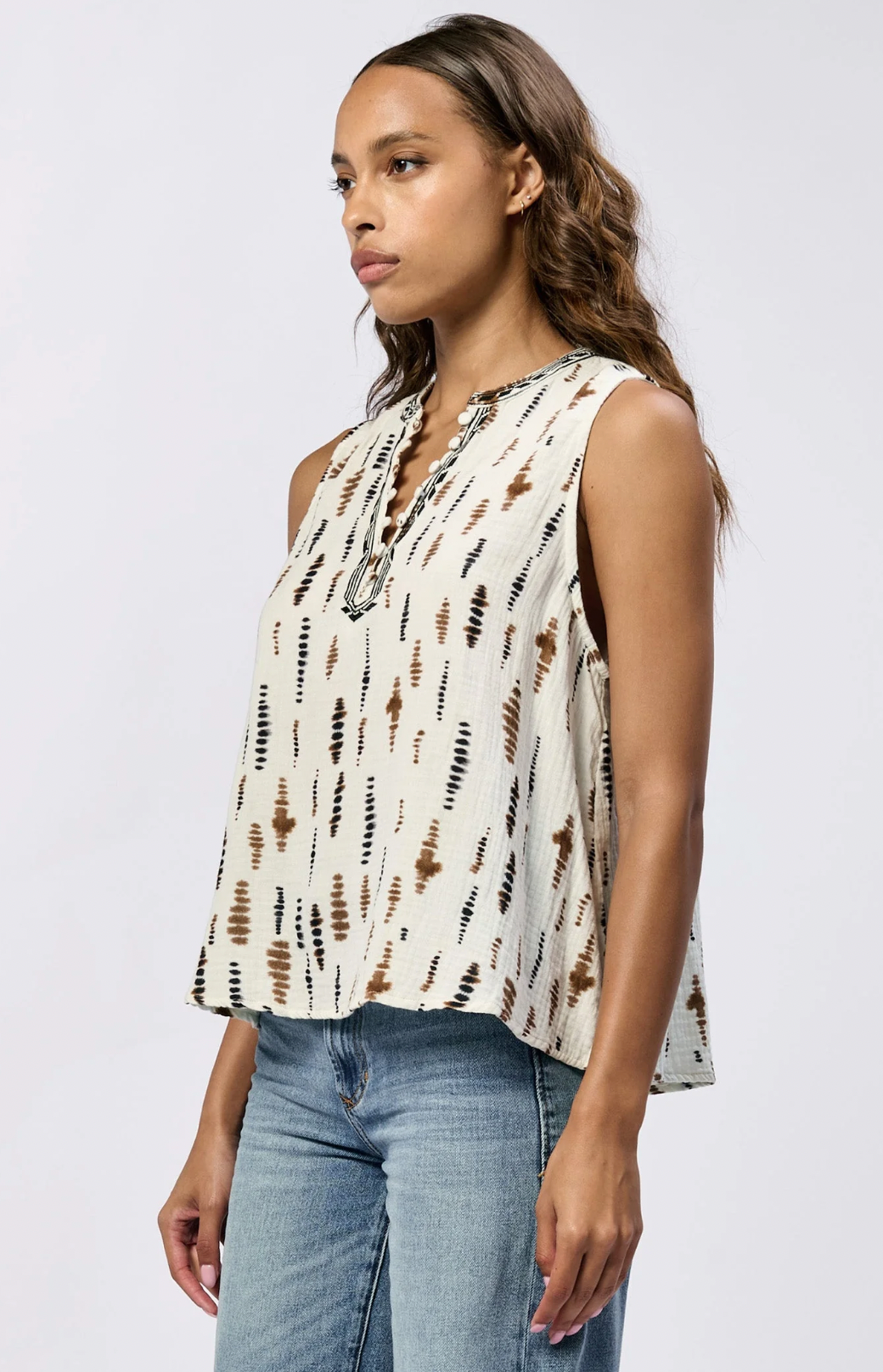 Raja Sleeveless Blouse