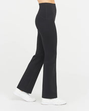 Load image into Gallery viewer, SPANX Booty Boost Flare Yoga Pant